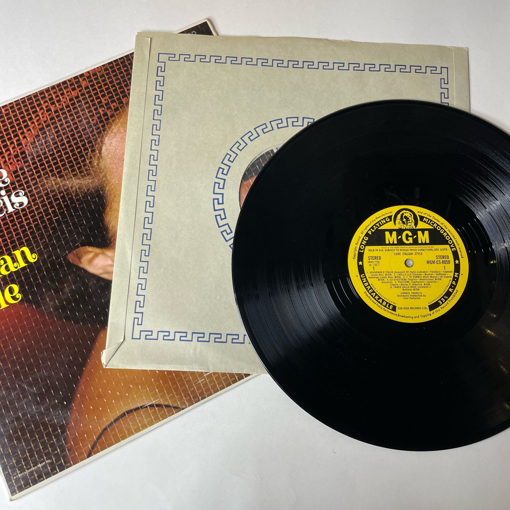 Винтажная виниловая пластинка LP Connie Francis Love Italian Style (Англия 1967)