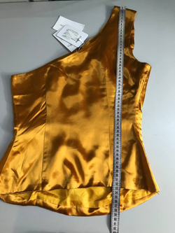 Топ The Moonочень красивый, маркировка S, на 44 размер, новый