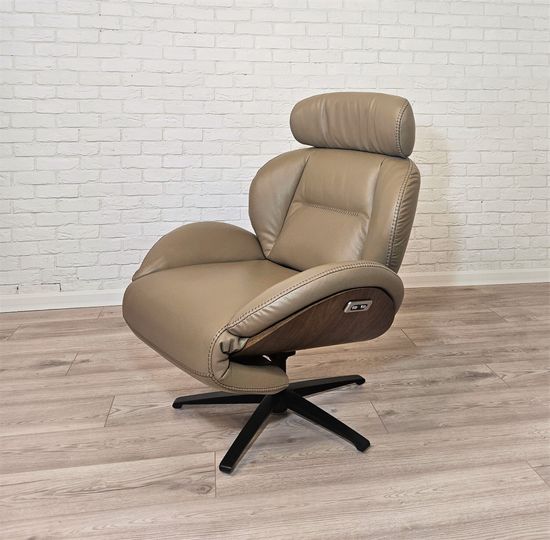 Кресло-реклайнер STG-4267 натуральная кожа, электропривод