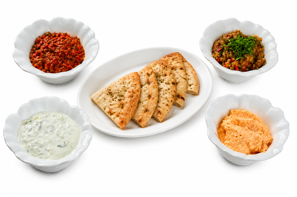 Соусы 4 вкуса с питой (дзадзики, сырный острый, баклажановый и аджика)