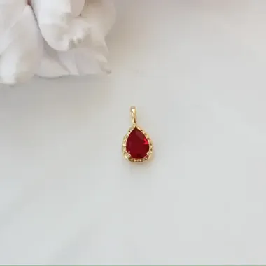 Подвеска Капля с красным фианитом, 15*8 мм, позолота, П411