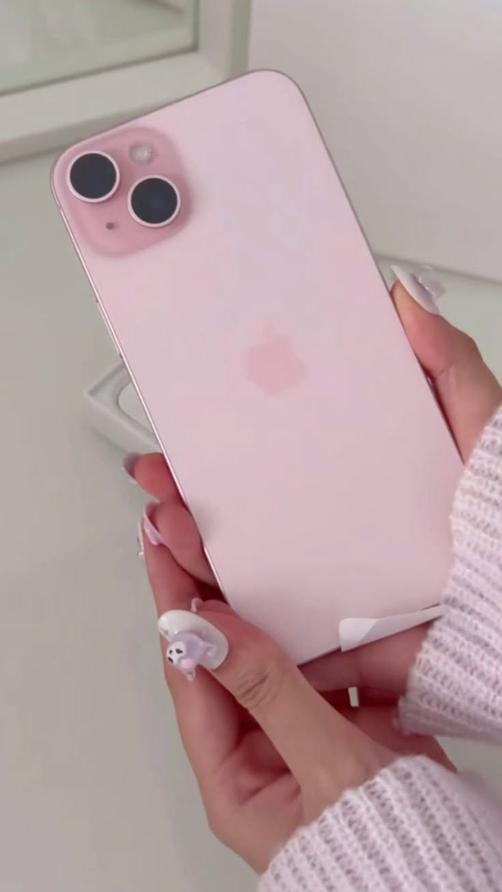 Смартфон Apple iPhone 15 128 ГБ, Dual: nano SIM+ eSIM, розовый