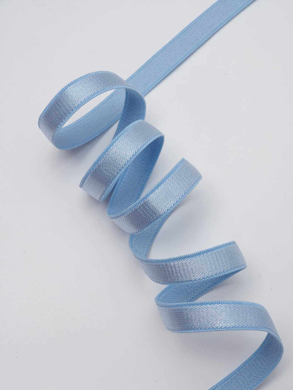 Резинка бретелечная голубая глянцевая ширина 10 мм