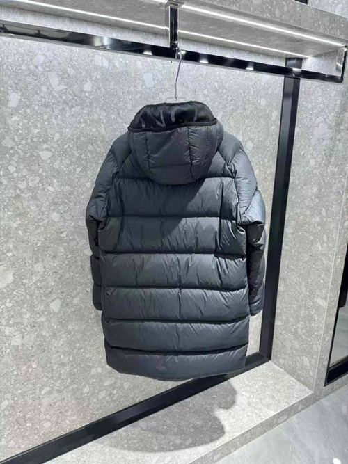 Пуховик Moncler