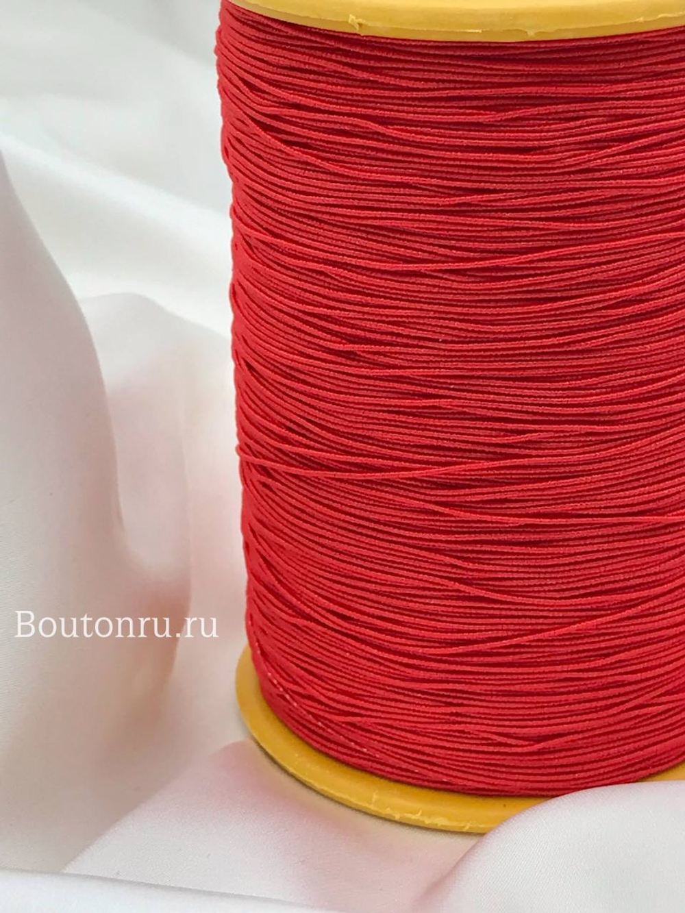 Эластичная нить красная