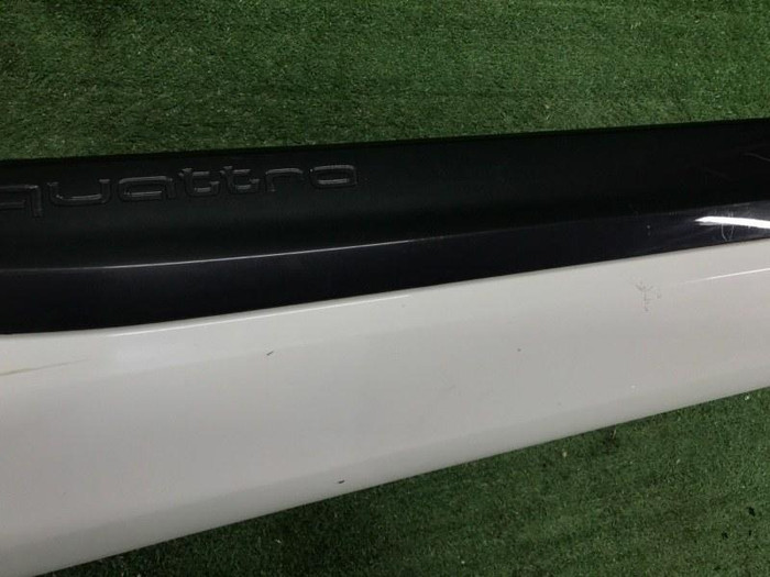 Накладка двери задняя правая Audi Q7 2 (2015-н.в.)