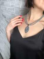 Кулон капля на коже с барочным жемчугом и кристаллами на бусах из серого жемчуга Майорка, Италия