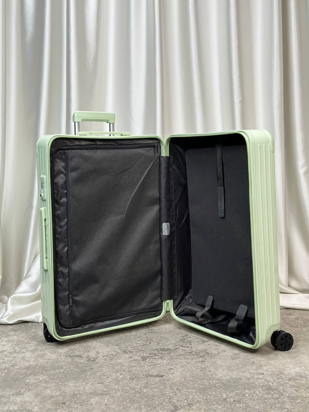 Чемодан Rimowa L, арт. 475150225
