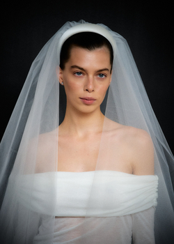 Фата белая на ободке