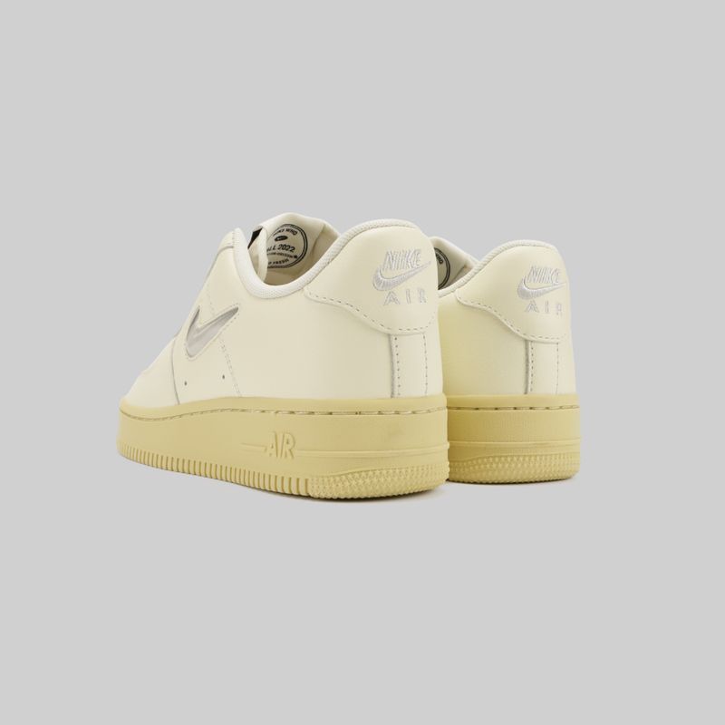 Кроссовки женские Nike Air Force 1 Low '07 LX 