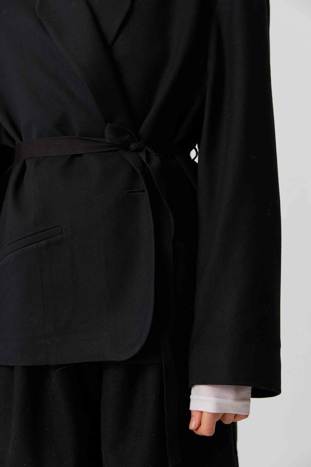 Объемный винтажный жакет на завязках