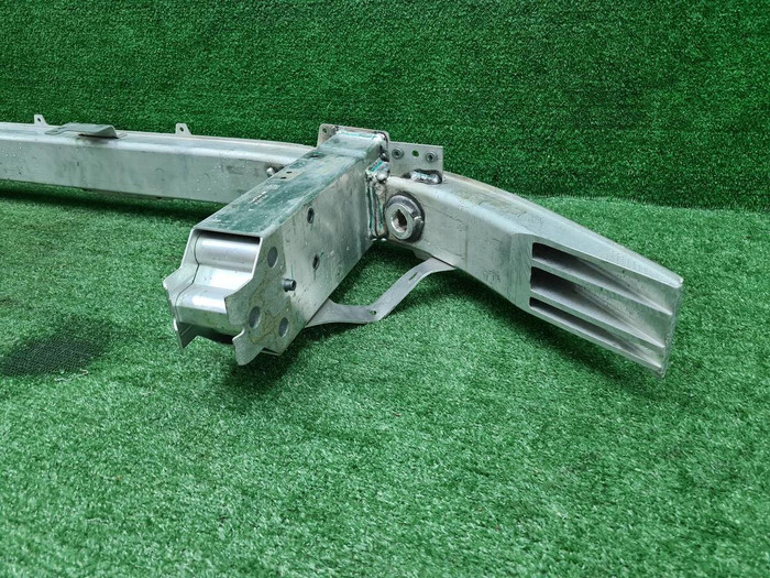 Усилитель передний BMW I7 G70 (2022-н.в.)