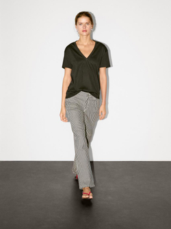 Massimo Dutti Футболка из 100% хлопка с V-образным вырезом, черный