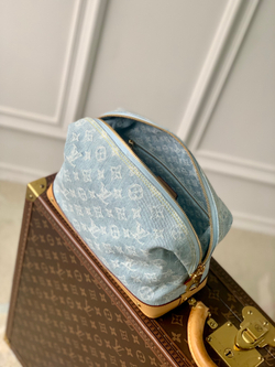 Louis Vuitton Pochette Cosmetique GM