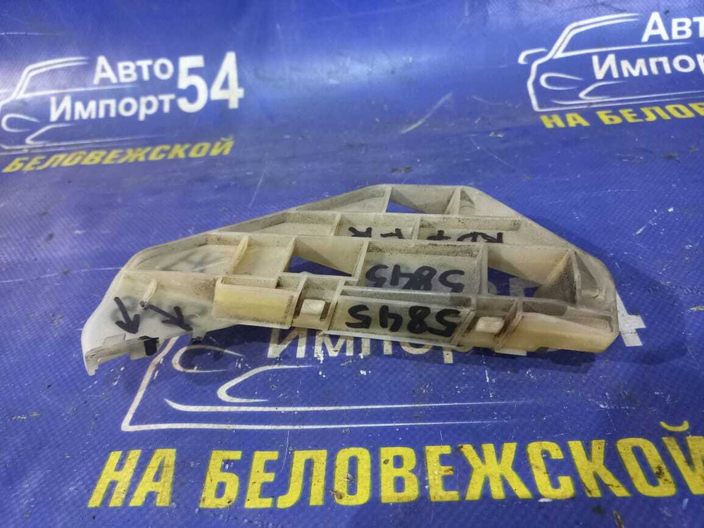 Крепление бампера переднее правое Honda CRV 2001-2006