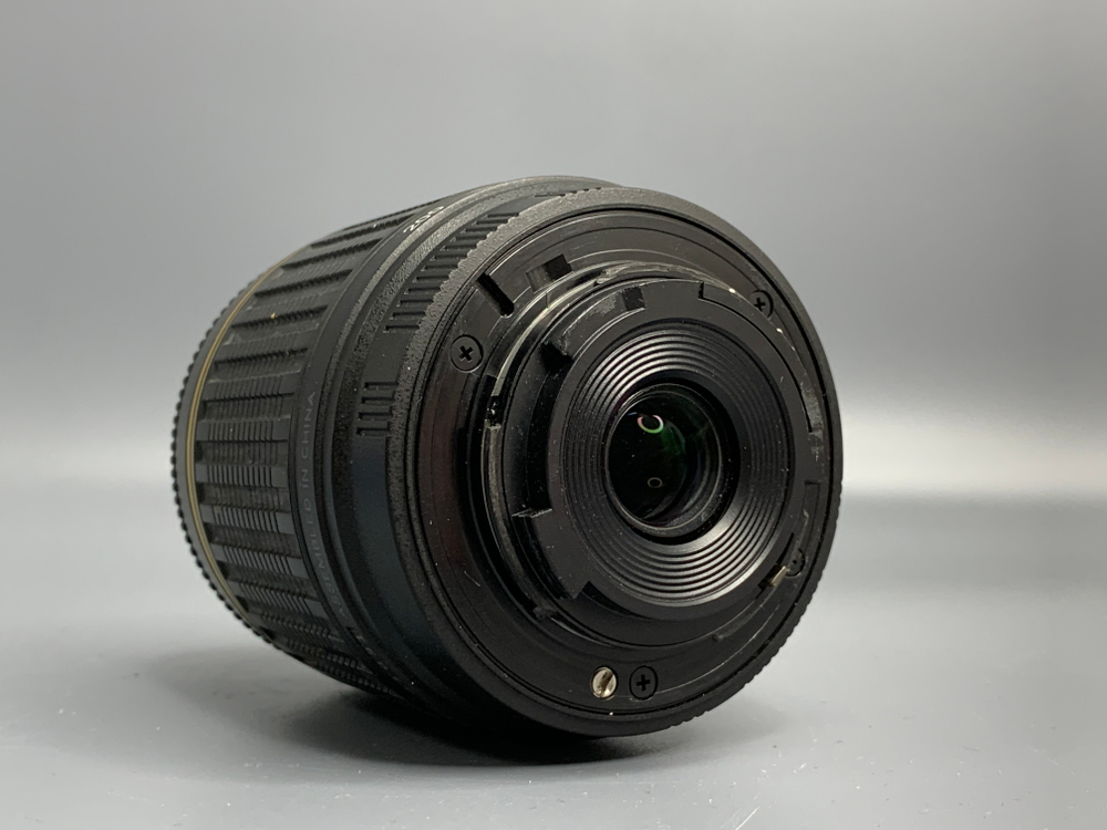 Tamron 55-200mm Nikon F Царапины на линзе