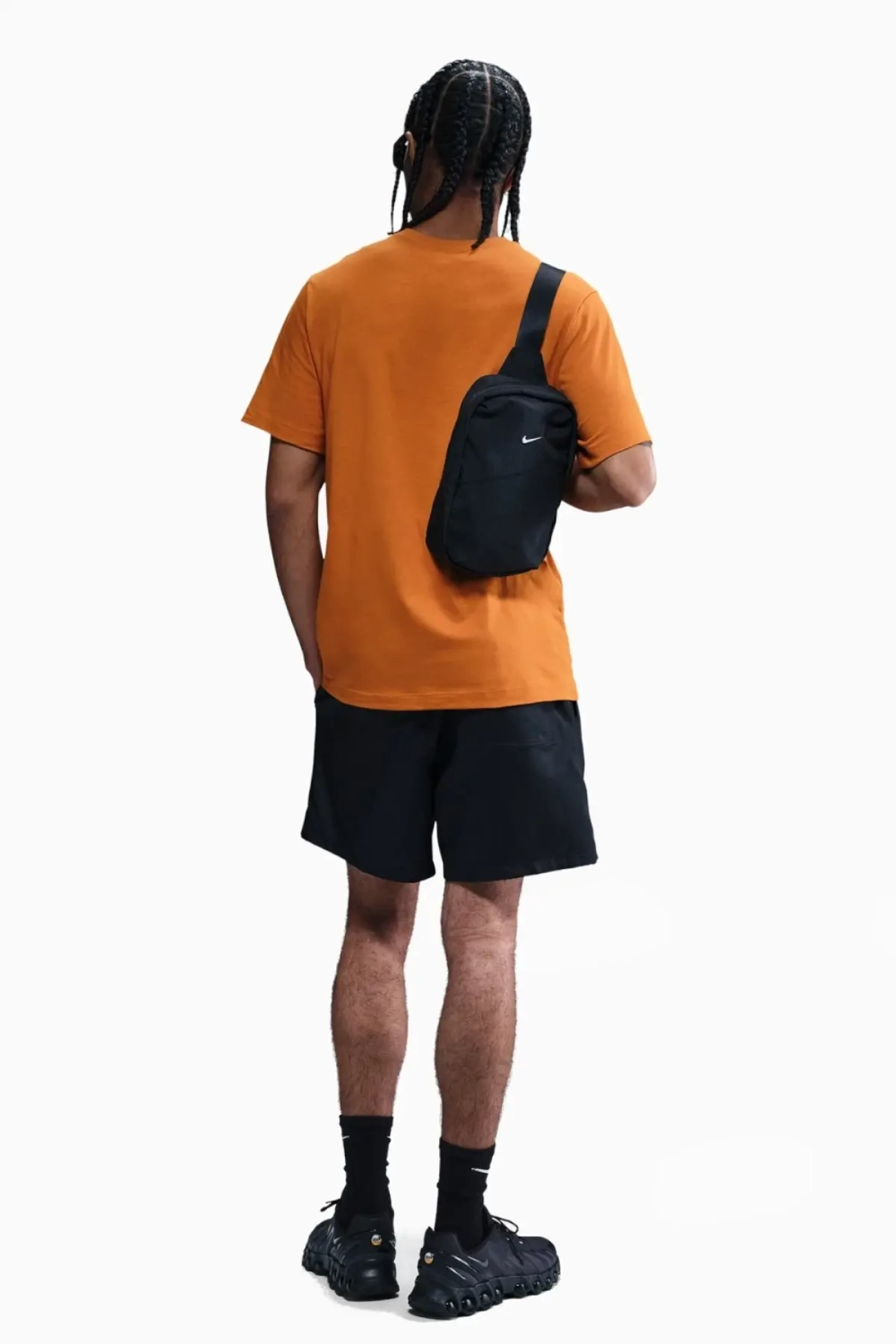 Футболка Nike Sportswear Club - оранжевый