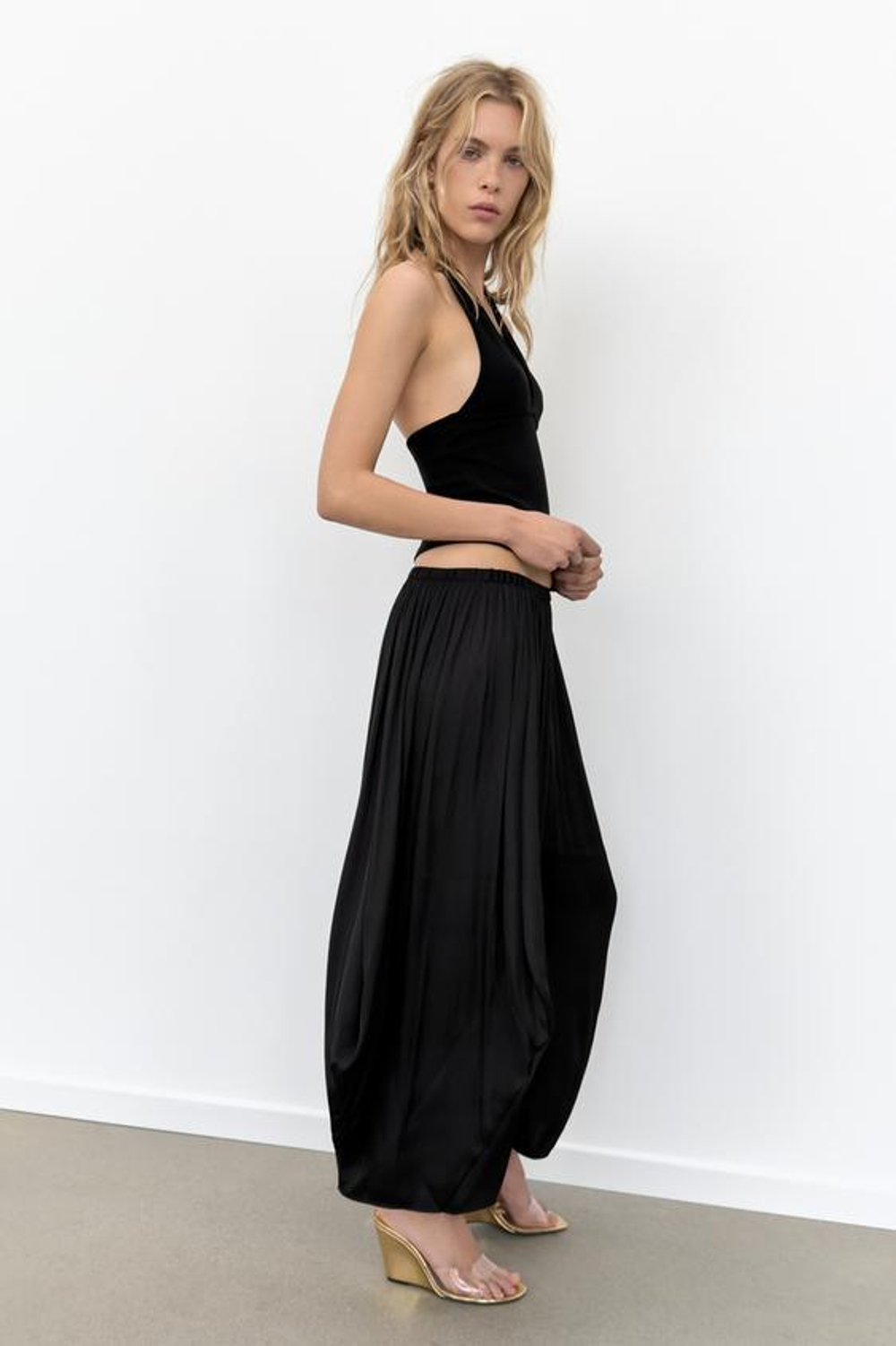 ZARA БРЮКИ БОМБАЧО СО СКЛАДКАМИ, ЧЕРНЫЙ