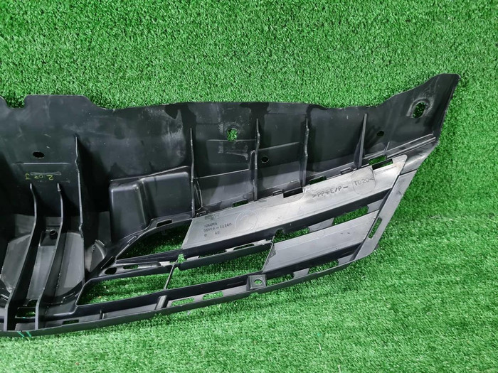 Кронштейн решетки Toyota Corolla E150 (2008-2013)