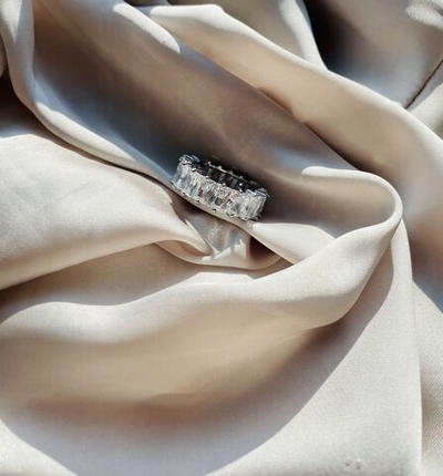 Кольцо-дорожка с кристалами