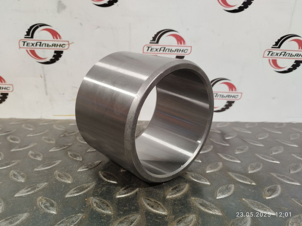 Втулка 195-63-12640