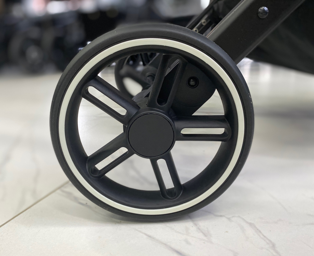 Коляска прогул. TRIP (2кол.(14см)2кол.(19см), съемн.бамп.) (Indigo) (черный)