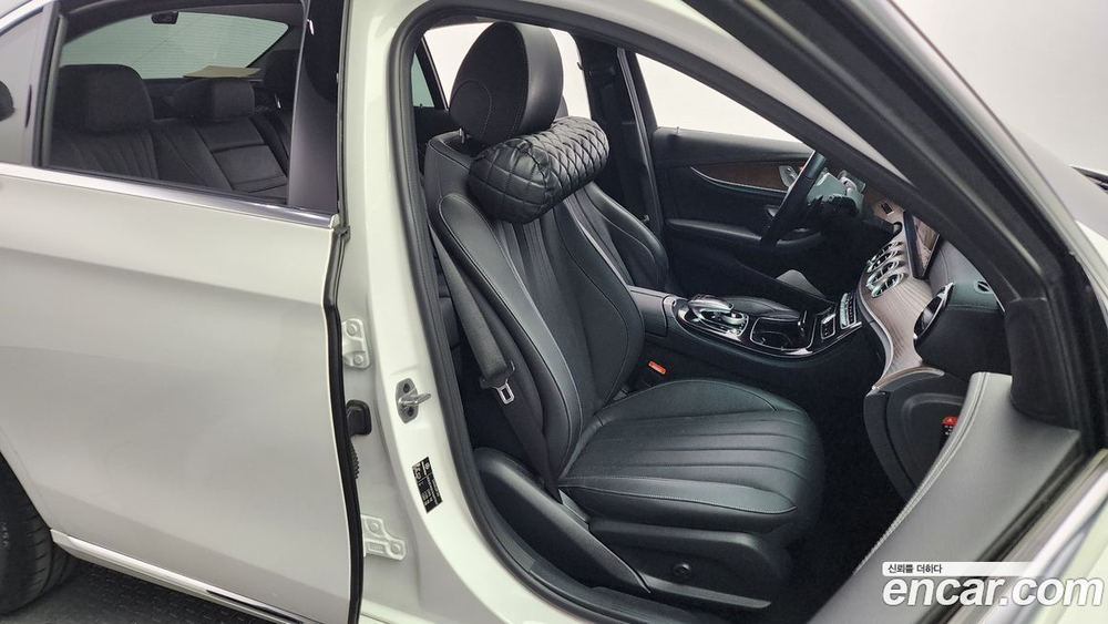 Mercedes-Benz E-Class W213 E300 4MATIC Exclusive (09.2019)