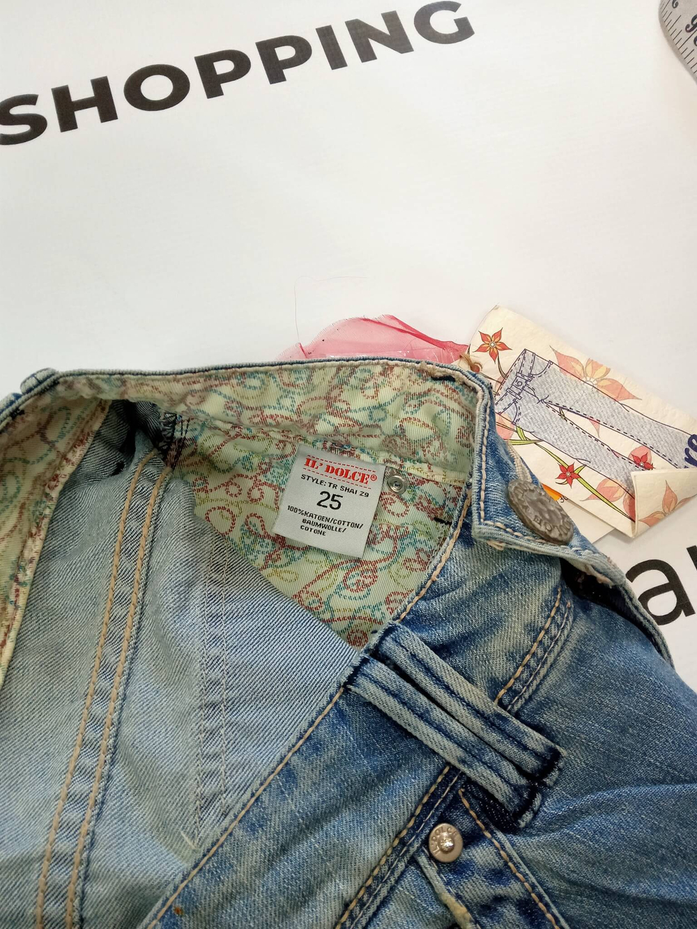 Джинсы IL'DOLCE jeans flare.Цвет голубой с эффектом потёртости. Размер walst:25 -40/42 русский