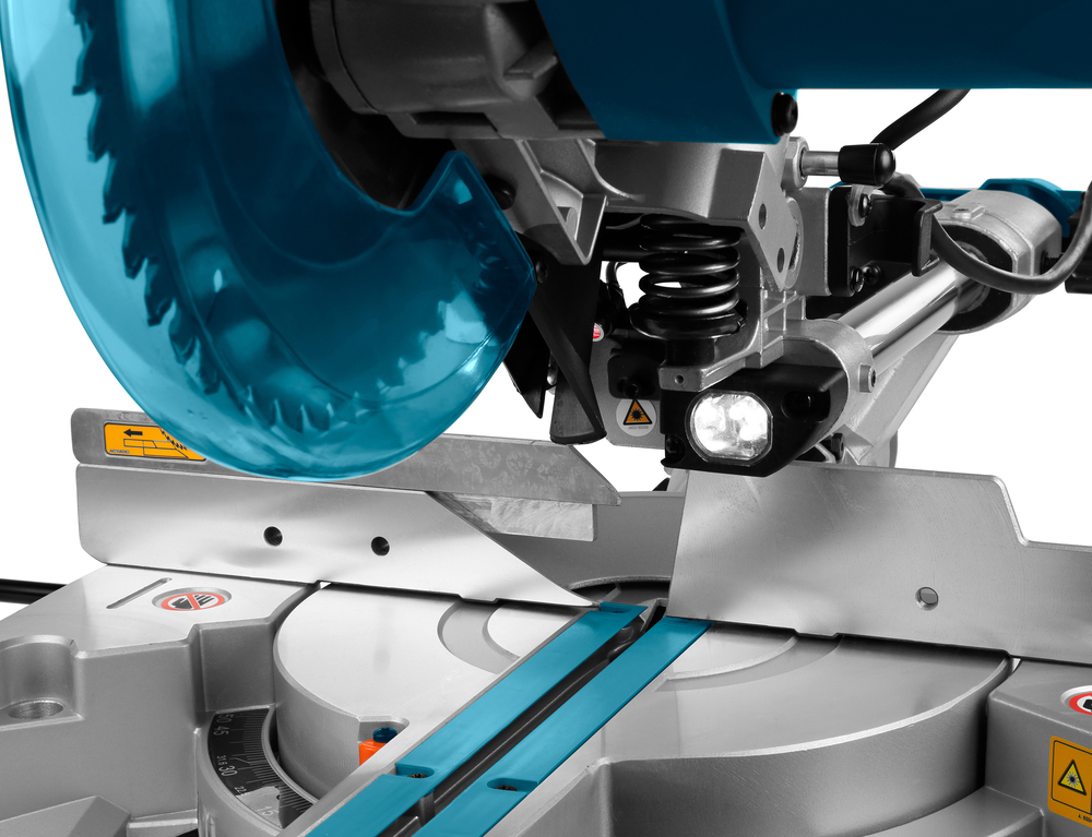 Торцовочная пила консольного типа 216 мм LS0815FLN 1 400 Вт 216 мм 5 000 об/мин