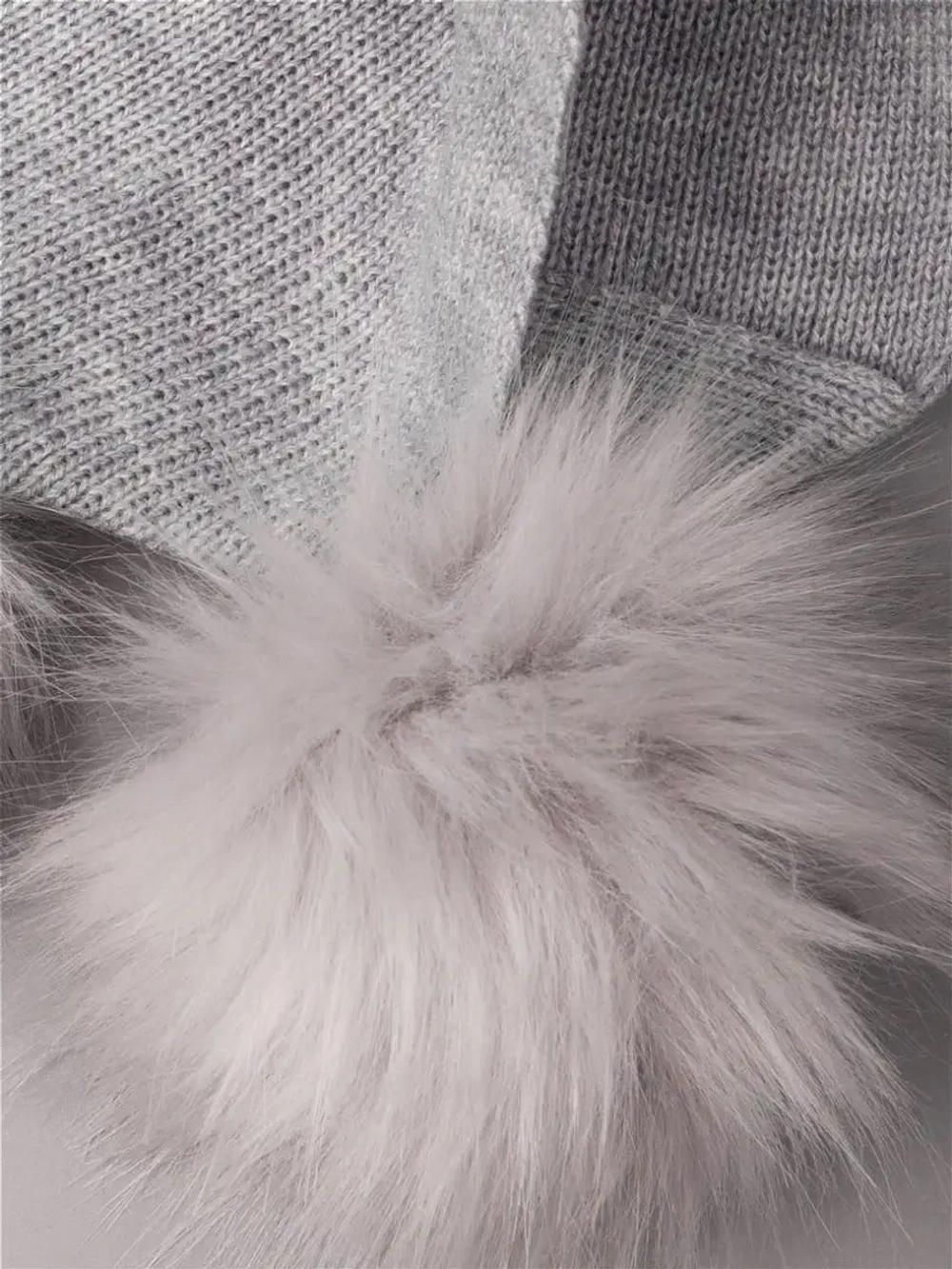 Шарф зимний вязаный с помпонами для детей