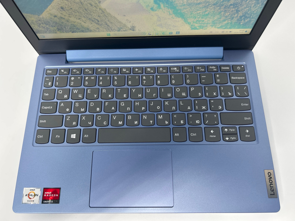 Ноутбук Lenovo IdeaPad 1 11ADA05 (82GV003URK) 11.6"/AMD Athlon Silver 3050e/RAM 4GB/SSD 128GB/AMD Radeon Graphics/1366*768/TN/DOS/Подсветка кл-ры: НЕТ/Синий. Состояние: B1