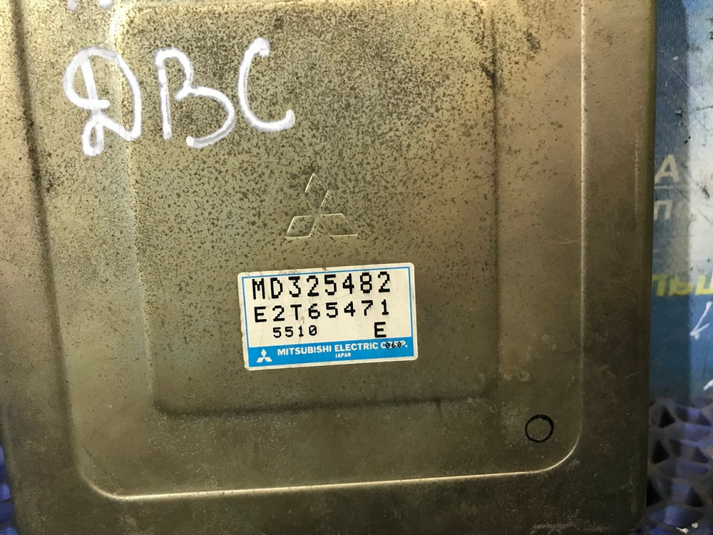 Компьютер двигателя MITSUBISHI CHARIOT 1995