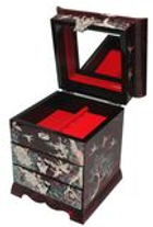 Шкатулка-сундучок Журавли ручной работы красная, Южная Корея 145x130x170мм