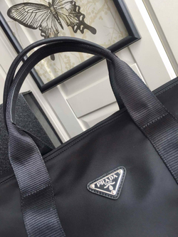 Дорожная сумка Prada