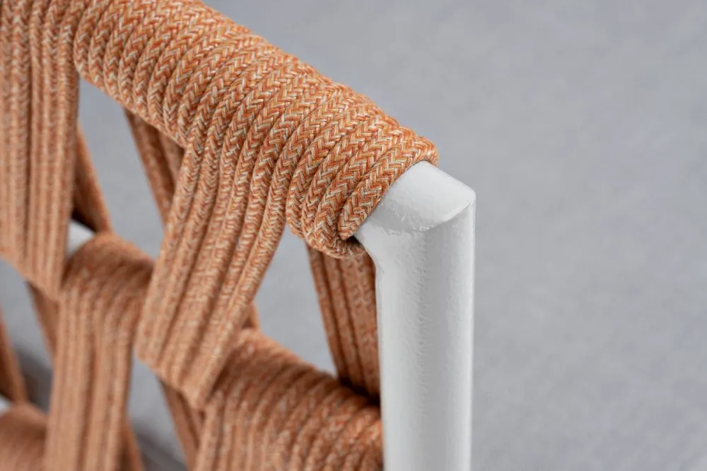 "Диего" кресло плетеное из роупа, каркас алюминий светло-серый (RAL7035) муар, роуп оранжевый меланж круглый, ткань светло-серая