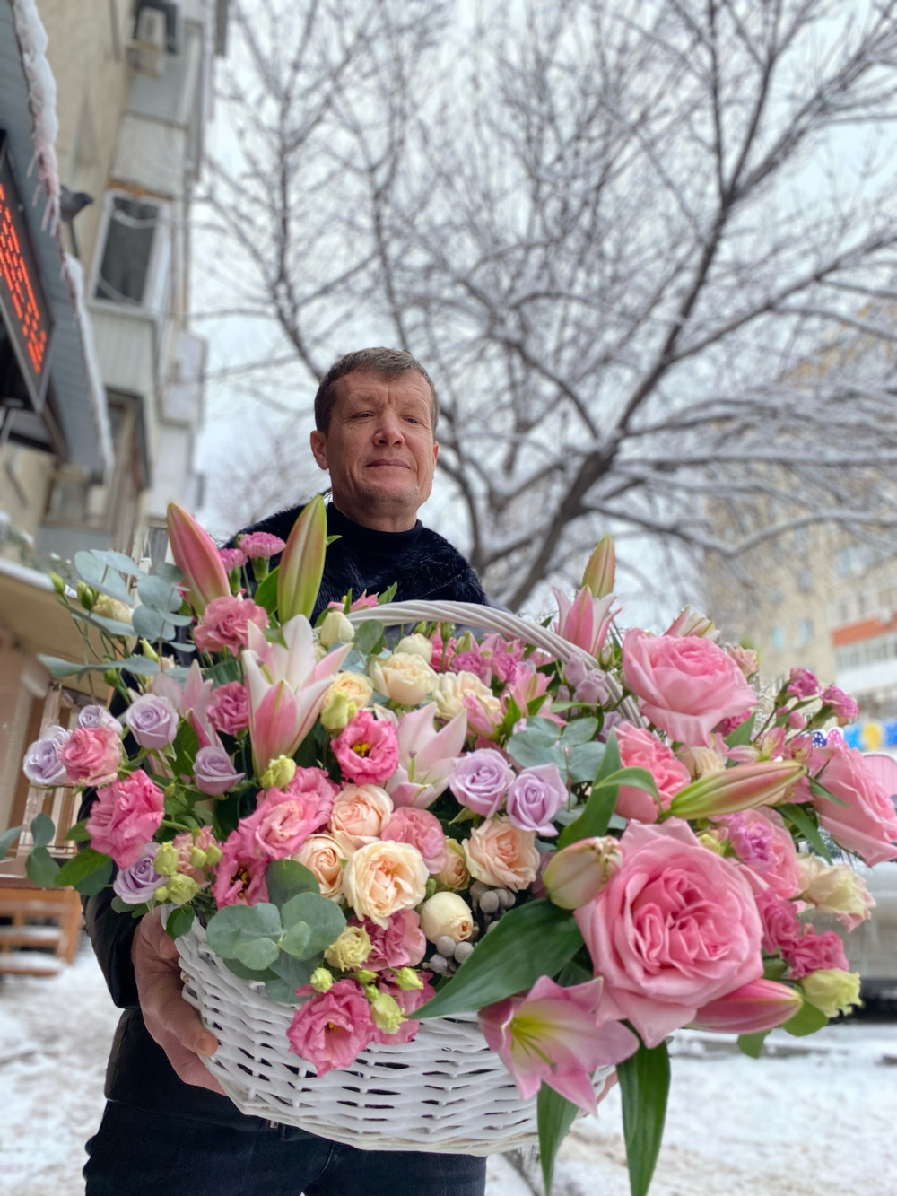 Цветы в корзине «Вулья»