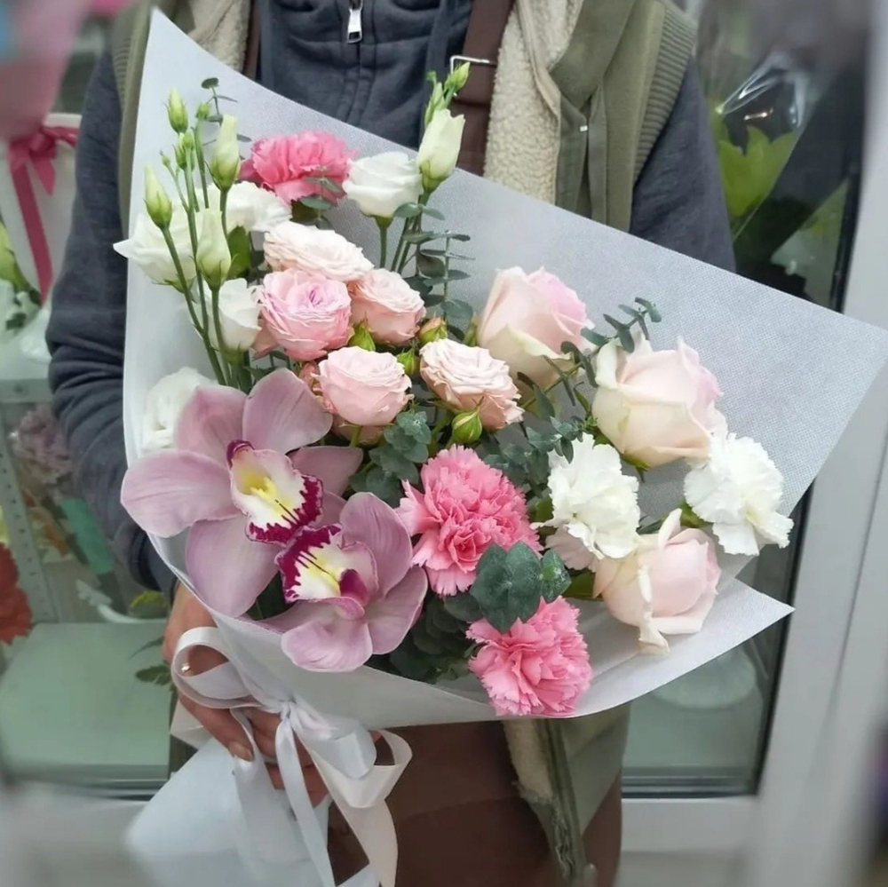 Авторский букет с орхидеями