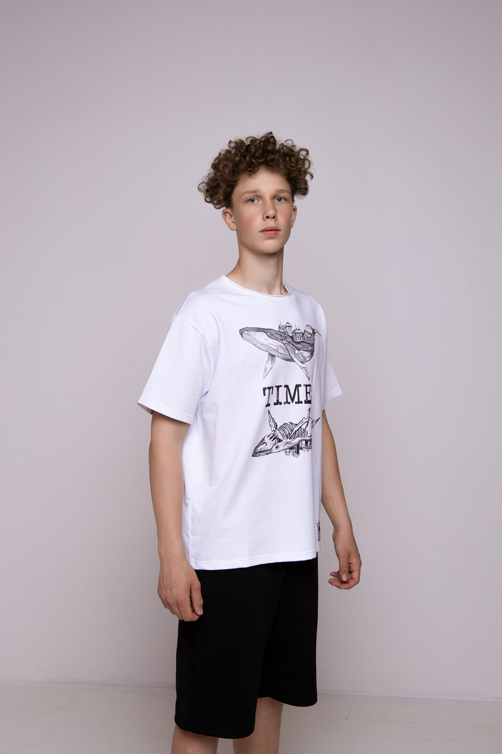 Футболка oversize с принтом «Whale.TIME»