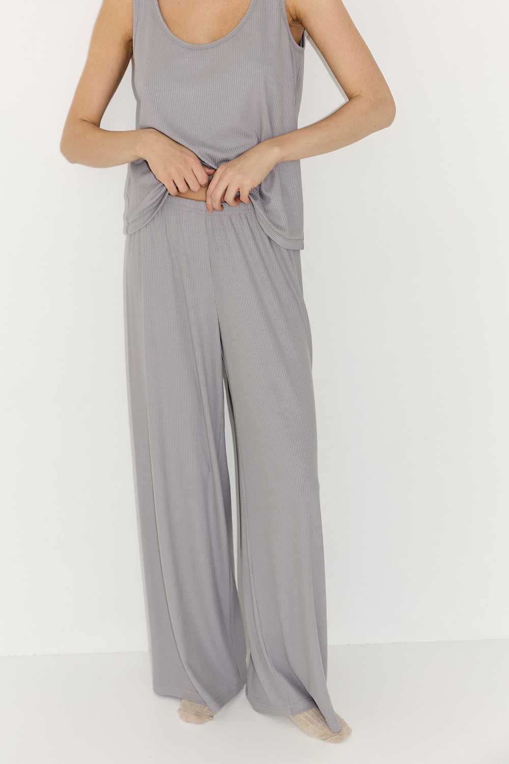 Брюки из трикотажа в рубчик