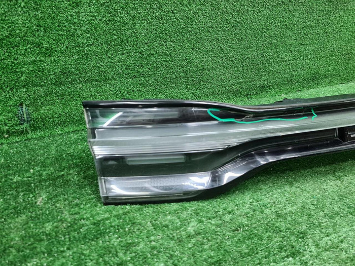 Фонарь крышки багажника Porsche Macan 95b (18-нв)