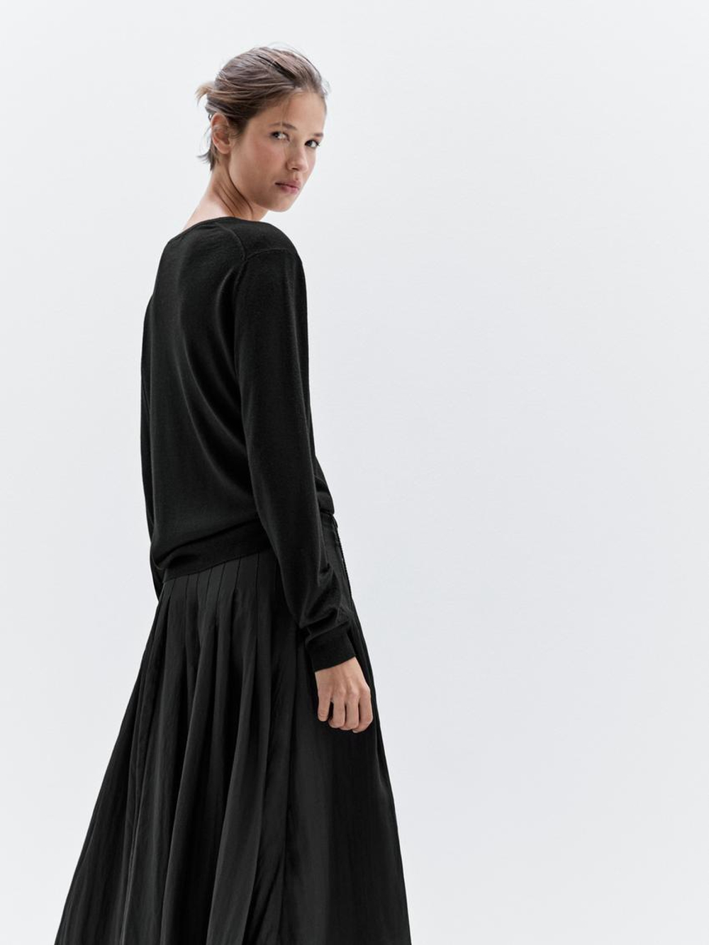 Massimo Dutti Свитер из смесовой шерсти с V-образным вырезом, черный