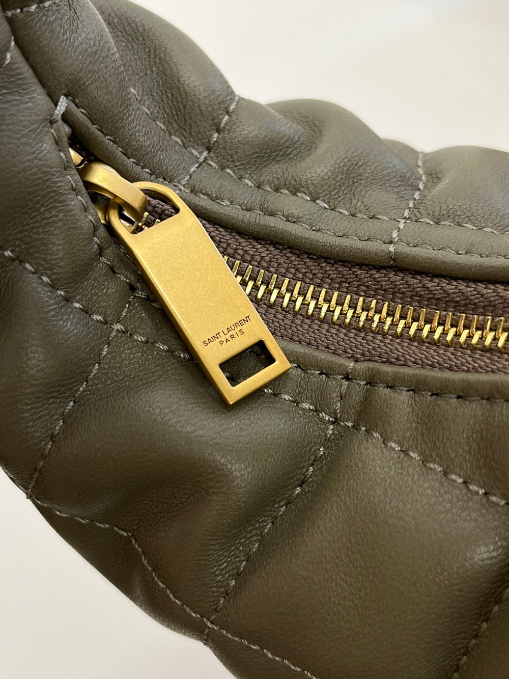 ICARINO В СТЕГАНОЙ НАППЕ