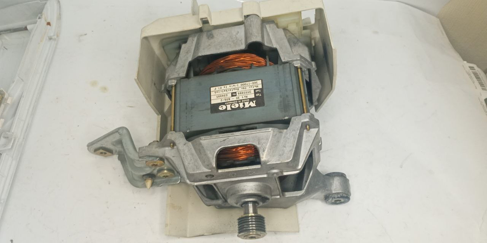 Двигатель Miele 3555999 б/у