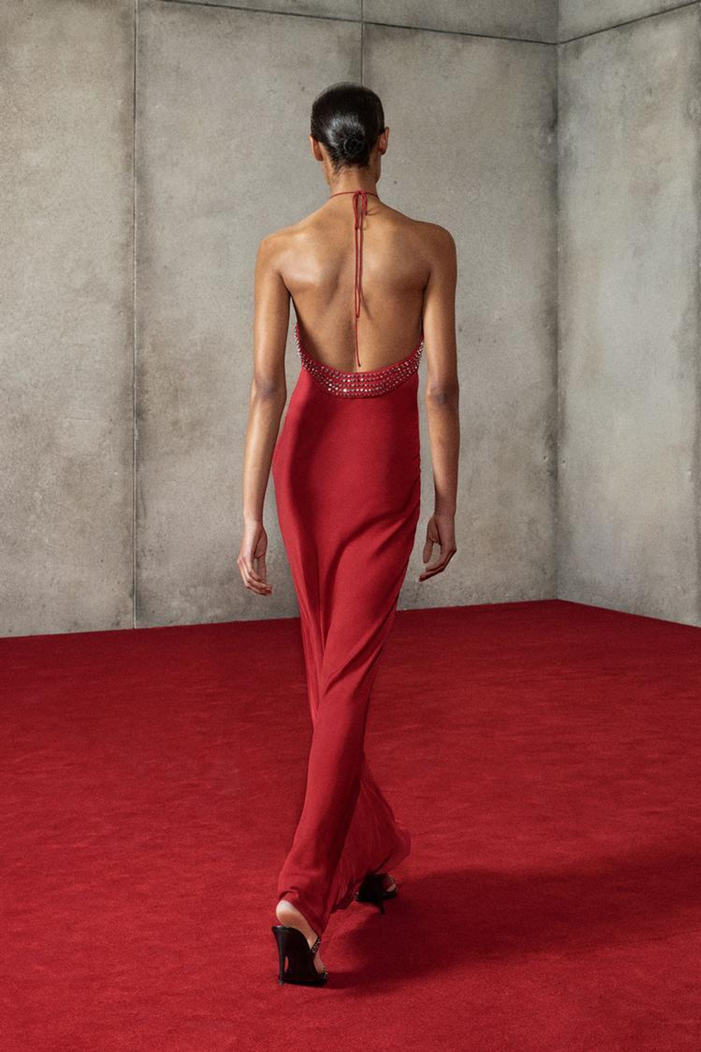 ZARA Х LUDOVIC DE SAINT SERNIN АТЛАСНОЕ ПЛАТЬЕ, КРАСНЫЙ