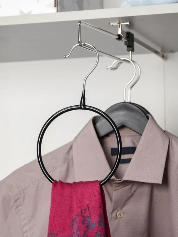 Вешалка для галстуков и шарфов Доляна, 13,5×23×0,7 см, антискользящее покрытие, цвет чёрный