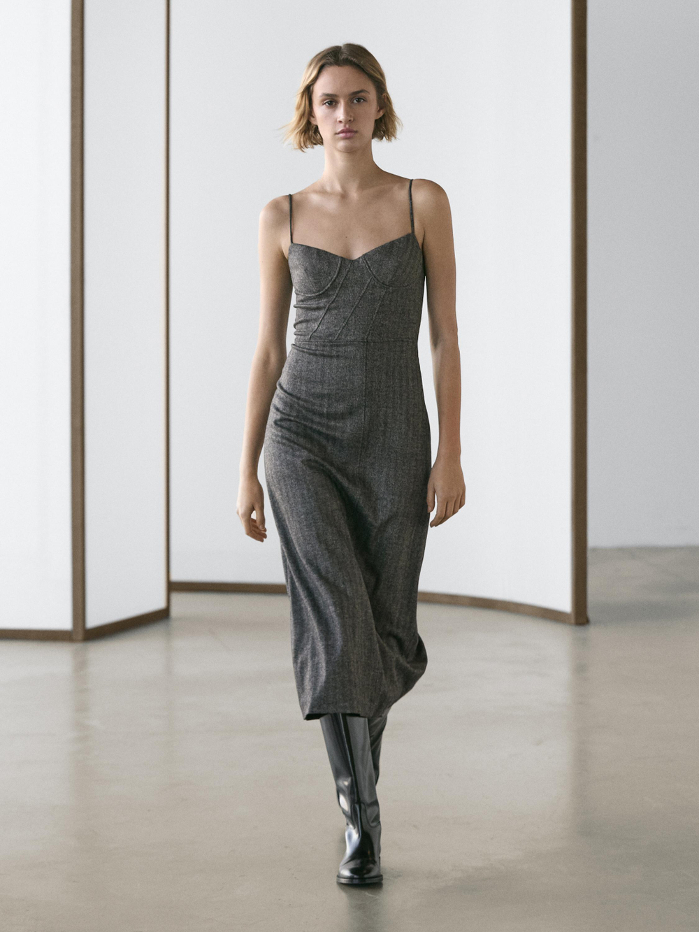 Massimo Dutti Платье миди на бретелях, маренго