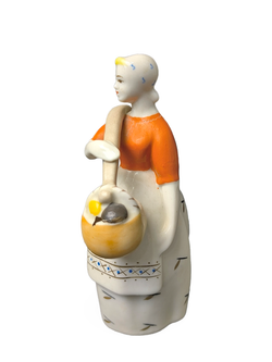 Фарфоровая статуэтка "Девушка с грибами" (Полонное ЗХК)