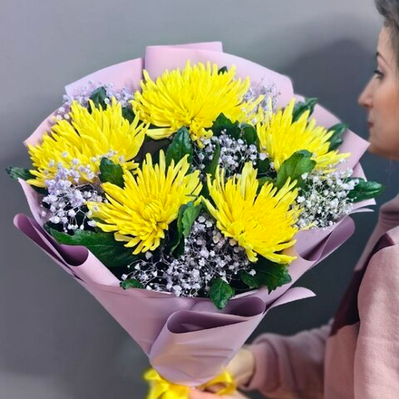 Букет из 5 хризантем "ANASTASIA"