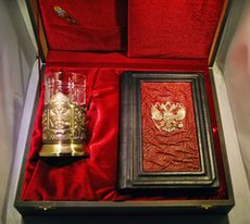 Набор "Ежедневник Герб РФ (из натуральной кожи со съемной обложкой) и подстаканник "Герб РФ" №2