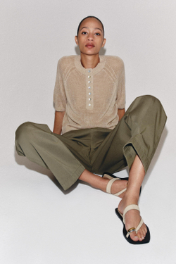 ZARA КОЖАНЫЕ БОСОНОЖКИ С МЕТАЛЛИЧЕСКОЙ ДЕТАЛЬЮ, БЕЖЕВЫЙ